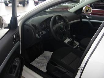 2009 Skoda Octavia Images