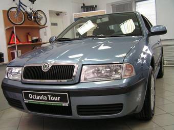 2010 Skoda Octavia Photos