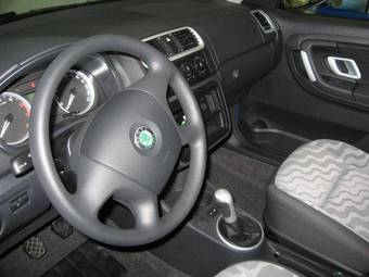 2009 Skoda Roomster Images