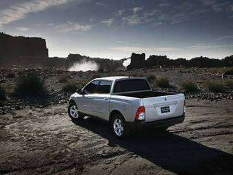 2010 SsangYong Actyon Pictures