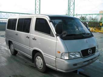 2003 SsangYong Istana Pictures