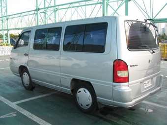 2003 SsangYong Istana Photos
