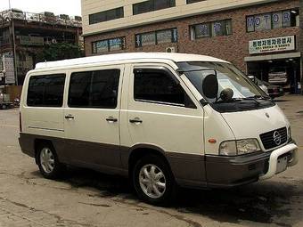 2004 SsangYong Istana Photos