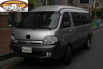 2004 SsangYong Istana Photos