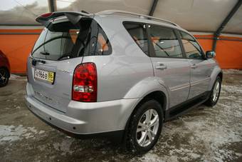 2010 SsangYong Rexton Photos