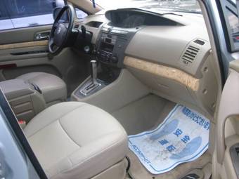 2005 SsangYong Rodius Photos