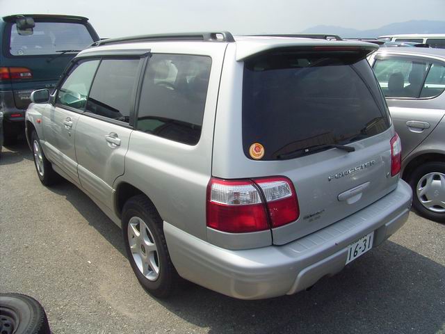 2000 Subaru Forester Photos