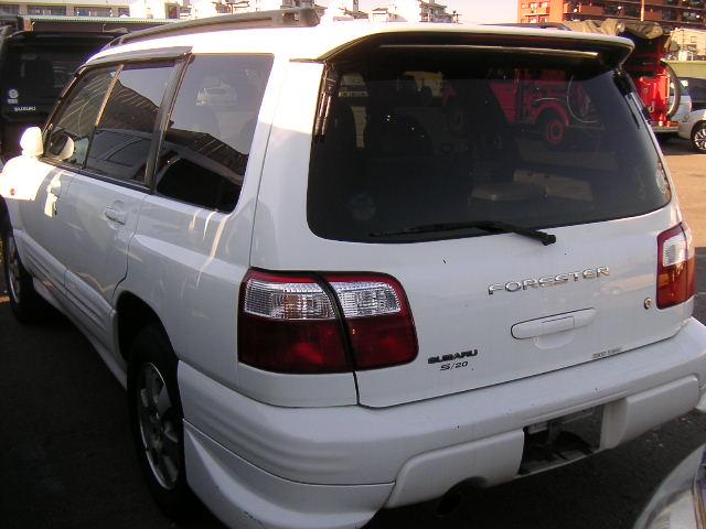 2000 Subaru Forester Photos