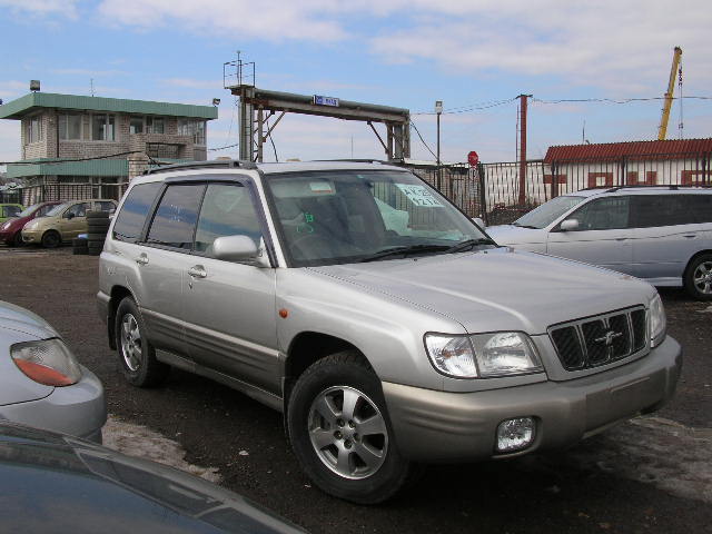 2000 Subaru Forester Photos