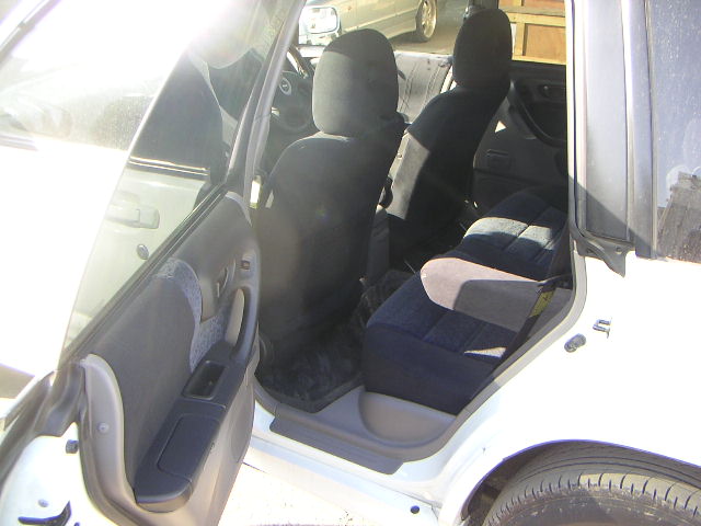 2000 Subaru Forester Pictures