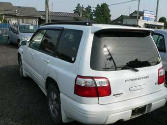 2000 Subaru Forester Photos