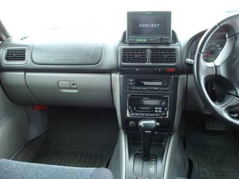 2000 Subaru Forester Photos