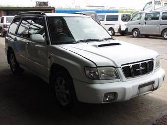 2000 Subaru Forester Photos