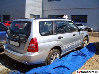 2004 Subaru Forester Photos