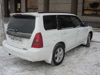 2004 Subaru Forester Images