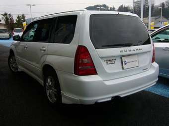 2004 Subaru Forester Pictures