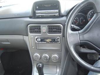 2004 Subaru Forester Photos