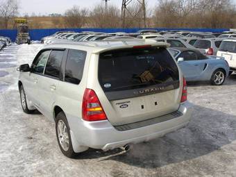 2004 Subaru Forester Photos