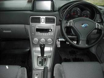 2004 Subaru Forester Images