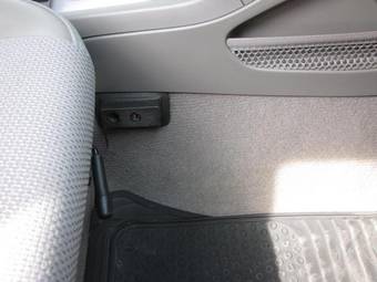 2004 Subaru Forester Images