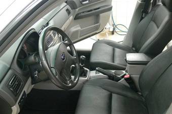 2004 Subaru Forester Photos