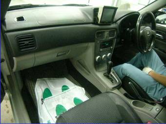 2004 Subaru Forester Pics