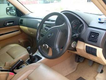 2004 Subaru Forester Pictures