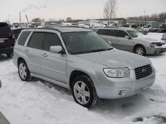 2005 Subaru Forester Photos