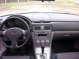 2005 Subaru Forester Images