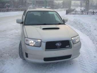 2005 Subaru Forester Images