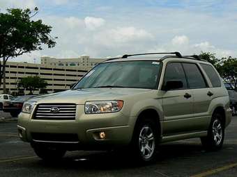 2005 Subaru Forester Photos