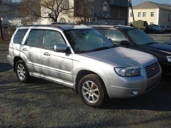 2005 Subaru Forester Photos
