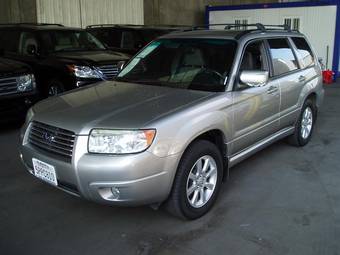 2005 Subaru Forester Photos