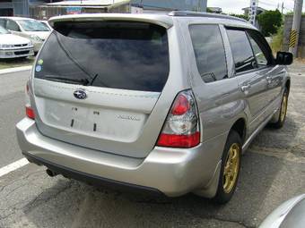 2005 Subaru Forester Pictures