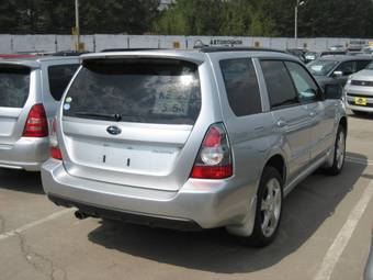 2005 Subaru Forester Photos