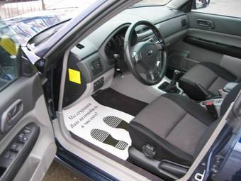 2005 Subaru Forester Images