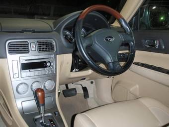 2005 Subaru Forester Pictures
