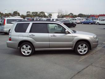 2005 Subaru Forester Pictures