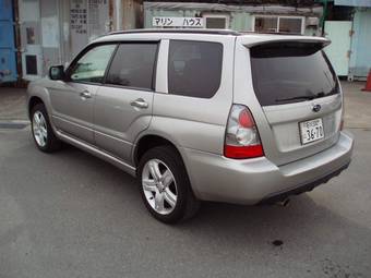 2005 Subaru Forester Pictures