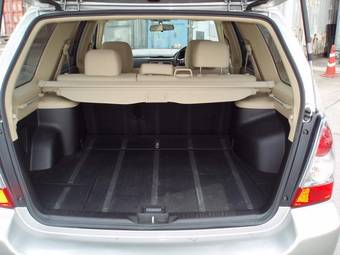 2005 Subaru Forester Pictures