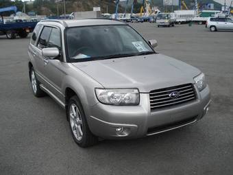 2005 Subaru Forester Images