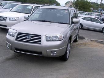 2005 Subaru Forester Photos