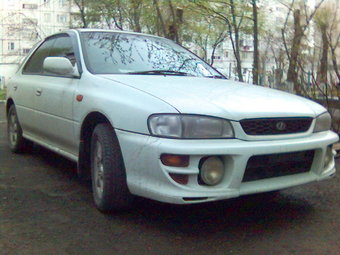 2000 Subaru Impreza Pictures