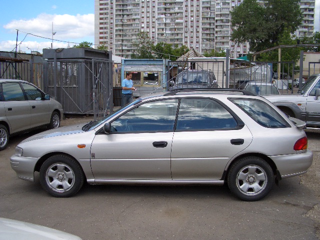 2000 Subaru Impreza Images