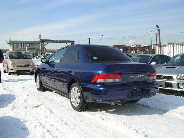 2000 Subaru Impreza Pictures