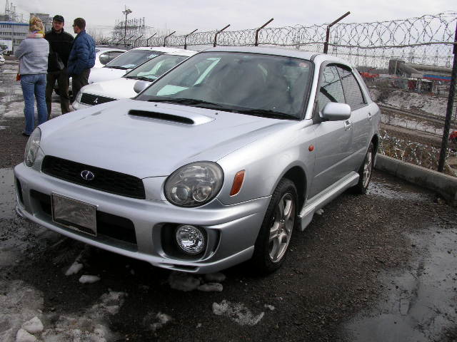 2000 Subaru Impreza Pictures