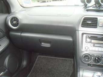 2004 Subaru Impreza Photos