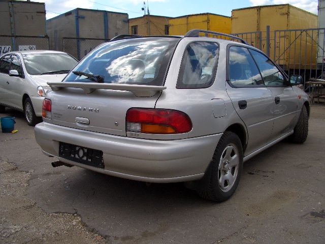 2000 Subaru Impreza Wagon Photos