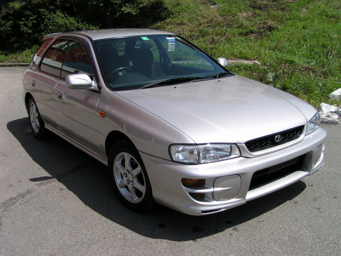 2000 Subaru Impreza Wagon Photos