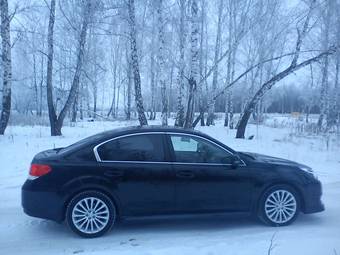 2010 Subaru Legacy Pictures
